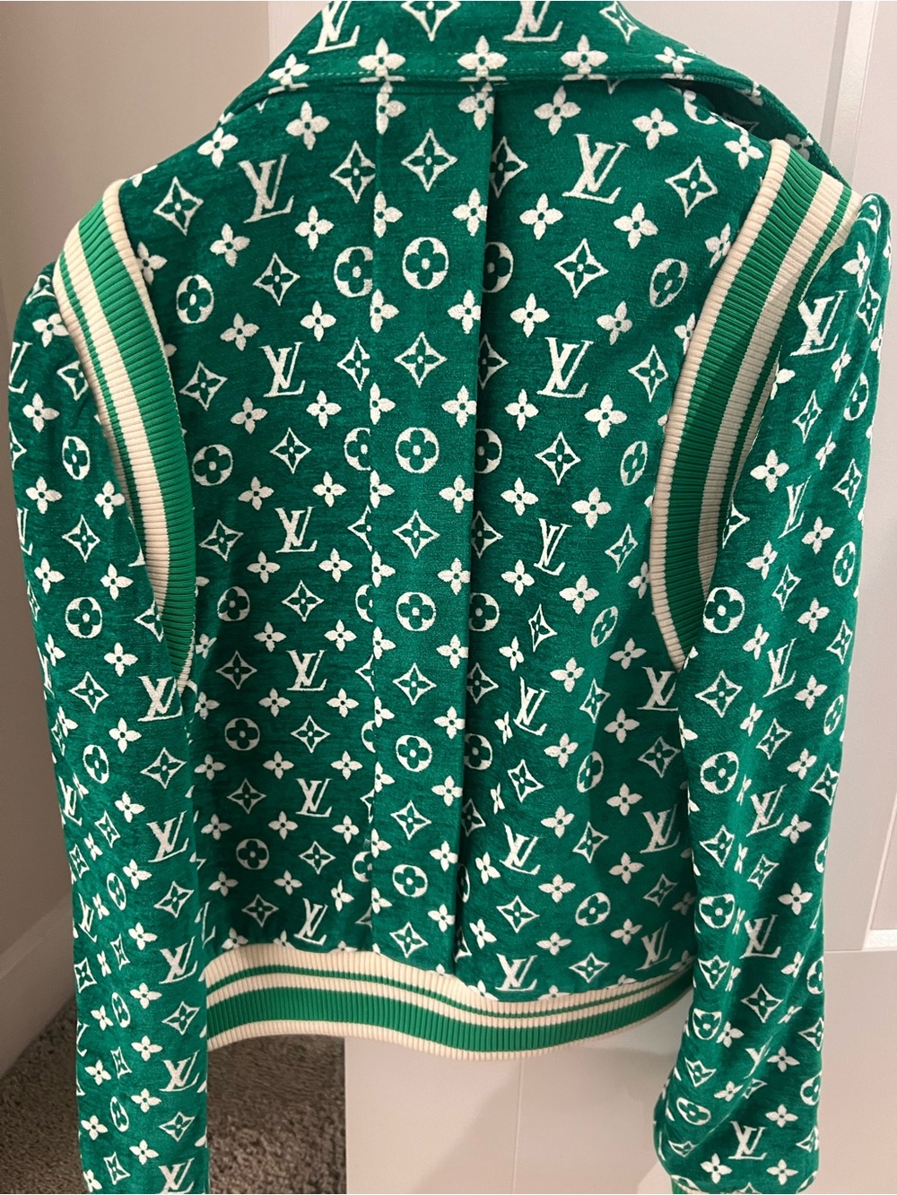Louis Vuitton Green and White Monogram Knit Cardigan. Worn once
Authentic